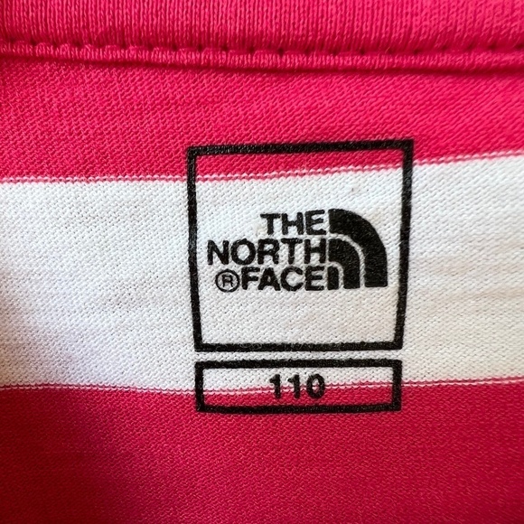 The  North Face size 5 (110 cm) t-shirt - Picture 4 of 4